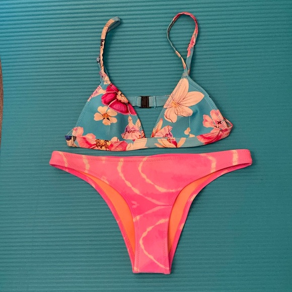 TRIANGL Neon 2 piece floral bikini - Picture 1 of 6